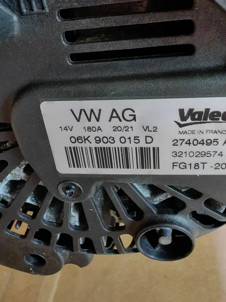 Volkswagen Golf VIII (2019 - ) 06K903015D Запчасти генератора — фото 7