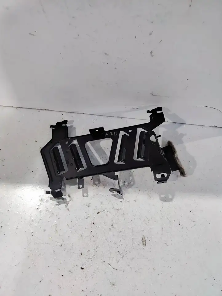BMW 3 F30 F35 F31 (2012 - 2018) 9313776 Кронштейн усилителя звука — фото 3