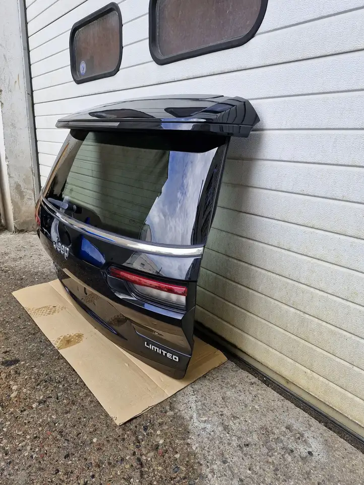 Jeep Grand Cherokee WL (2017 - 2022) 68458379AA Крышка багажника — фото 7