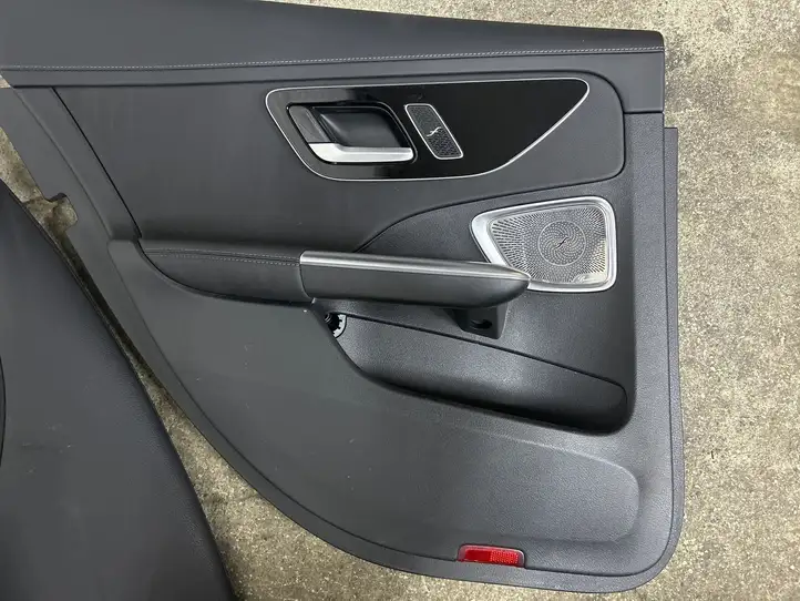 Mercedes-Benz C W206 (2021 - ) A2069003418 Комплект отделки дверей — фото 2