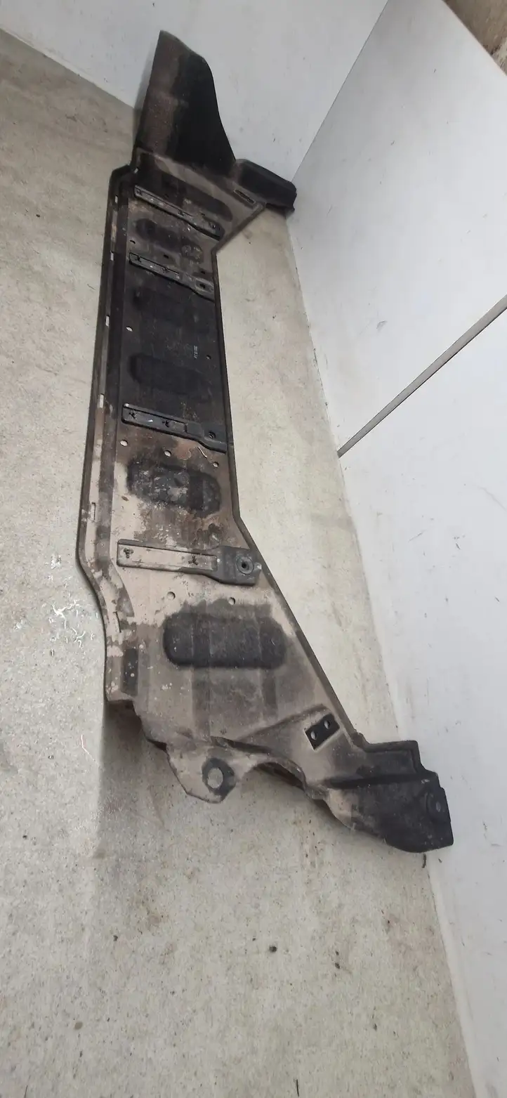 Hyundai Ioniq 5 (2021 - ) 84237GI000 Защита заднего бампера — фото 1