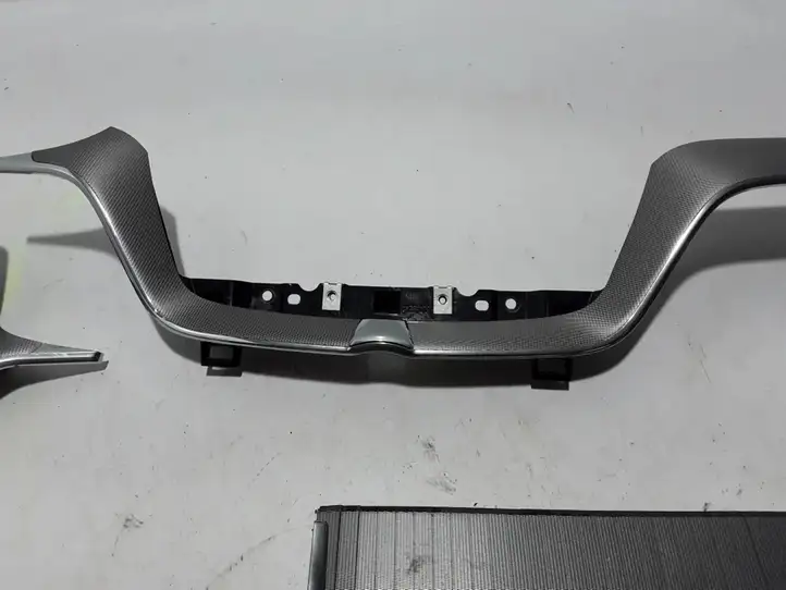 Volvo XC60 (2017 - ) Отделка внутренней панели салона — фото 3