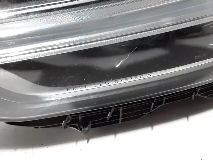 Volvo XC60 (2017 - ) Передняя фара — фото 4