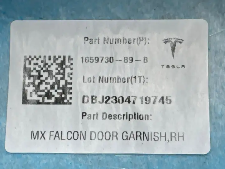 Tesla Model X (2021 - ) 165973089B Прочая отделка задней двери — фото 7