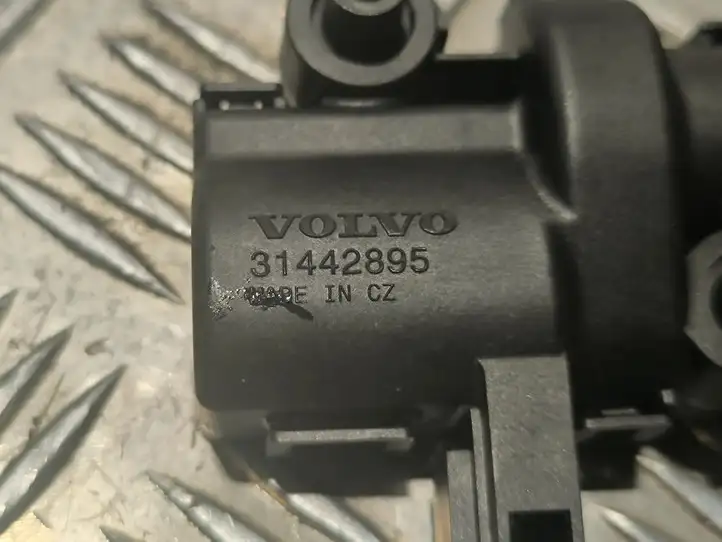 Volvo XC90 (2014 - 2019) 31442895 Замок бардачка — фото 2