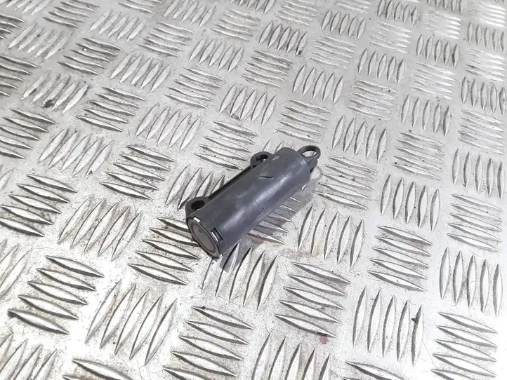 Ford Focus (2011 - 2015) Демпфер бардачка — фото 2