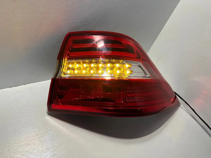 Mercedes-Benz ML W166 (2012 - 2017) A1669063201 Задний фонарь в кузове — фото 1
