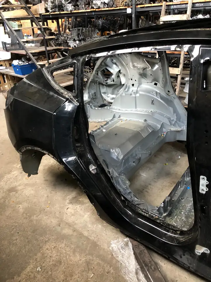 Tesla Model Y (2019 - 2024) Задняя четверть — фото 3