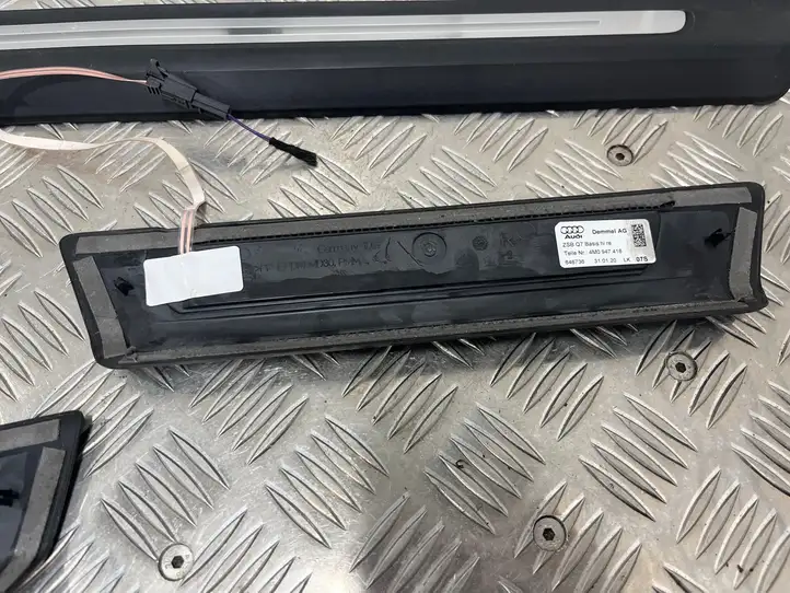 Audi Q7 4M (2015 - ) 4M0947406 Внутренняя отделка переднего порога — фото 7