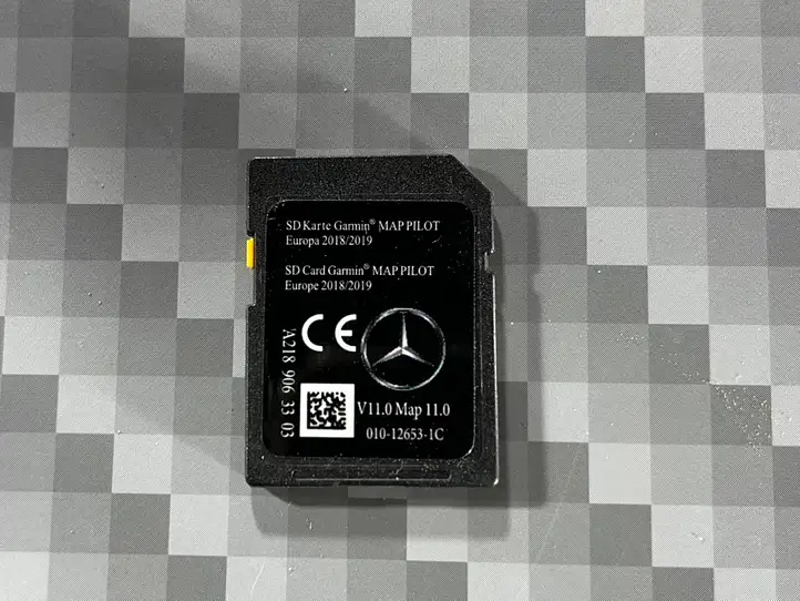 Mercedes-Benz GLA W156 (2017 - 2020) A2189063303 Навигационные карты CD/DVD — фото 1
