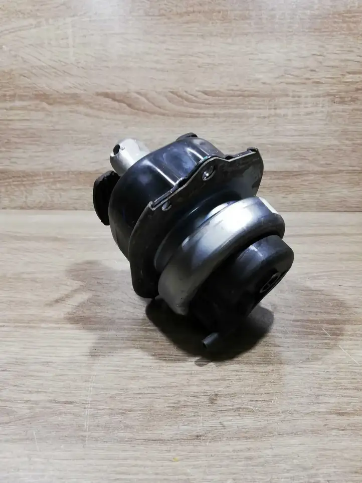 BMW X5 E70 (2006 - 2013) 4.0dE70enginemount Опора двигателя — фото 2