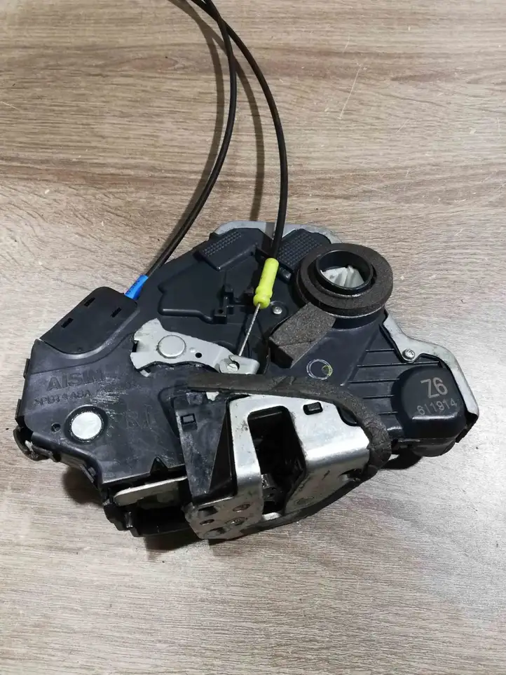 Toyota Avensis T250 (2006 - 2009) 6i1914z6 Замок ручки двери — фото 3