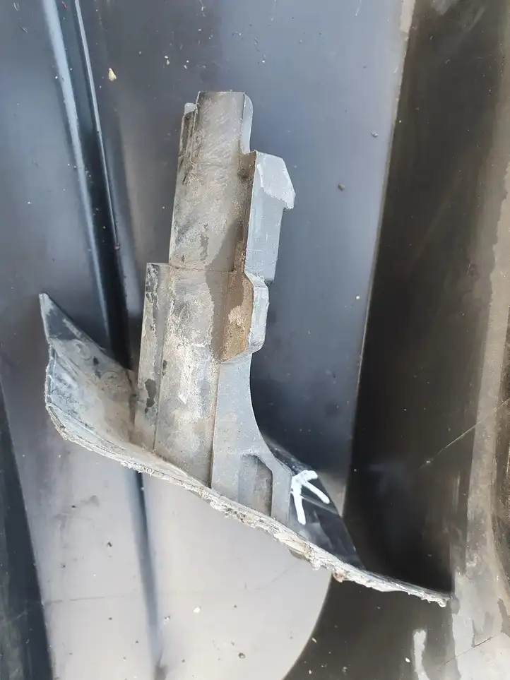 BMW 3 F30 F35 F31 (2012 - 2018) 51118054128 Кронштейн форсунки омывателя фар — фото 6