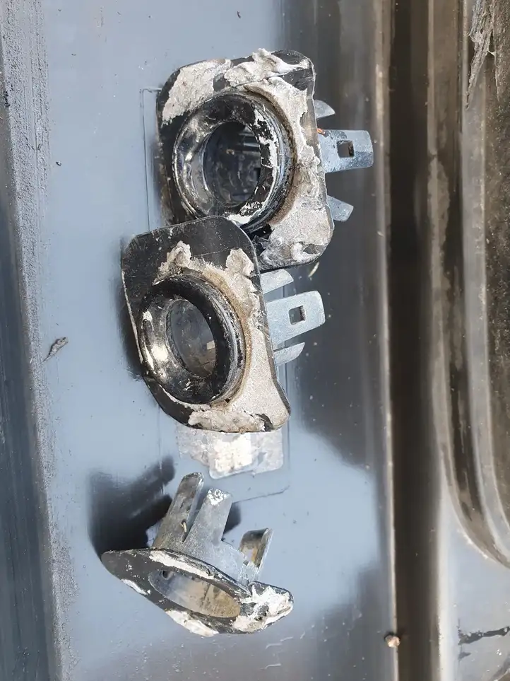 BMW 3 F30 F35 F31 (2012 - 2018) 51118054128 Кронштейн переднего датчика парковки — фото 1