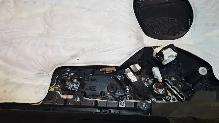 Hyundai Genesis (2013 - 2017) M0010N1081RRY Прочая отделка передней двери — фото 3