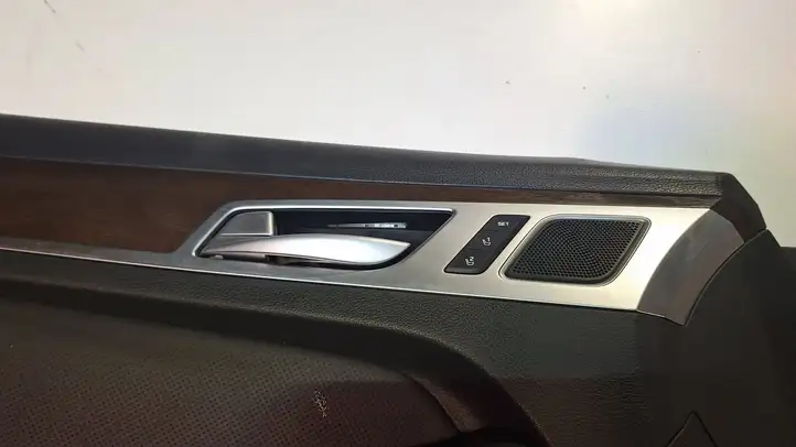 Hyundai Genesis (2013 - 2017) M0010N1081RRY Прочая отделка передней двери — фото 19