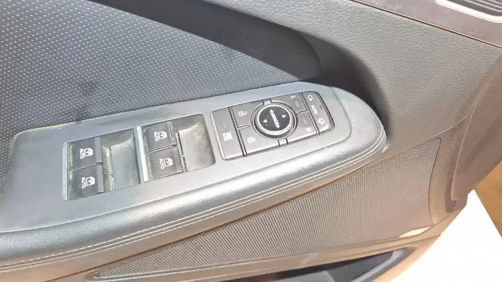 Hyundai Genesis (2013 - 2017) M0010N1081RRY Прочая отделка передней двери — фото 20