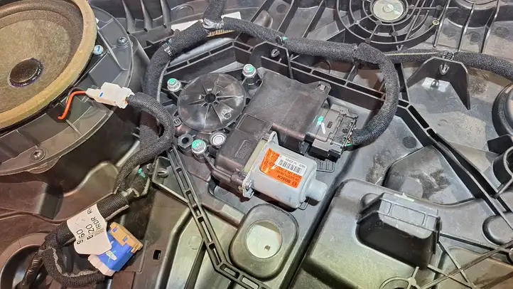 Hyundai Genesis (2013 - 2017) 2306821KA1 Ограничитель задней двери — фото 11