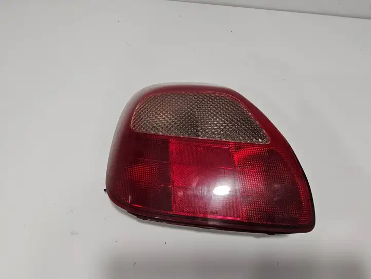 Toyota MR2 (W30) III (2000 - 2007) 8156117200 Задний фонарь в кузове — фото 1