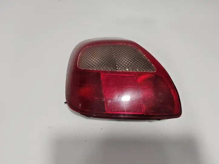 Toyota MR2 (W30) III (2000 - 2007) 8156117200 Задний фонарь в кузове — фото 2