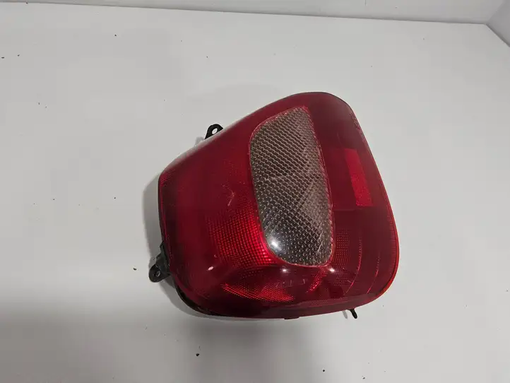 Toyota MR2 (W30) III (2000 - 2007) 8156117200 Задний фонарь в кузове — фото 3
