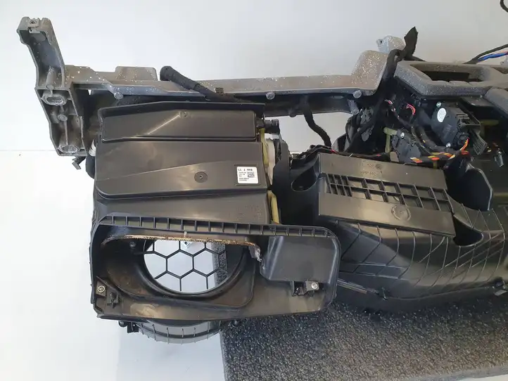 BMW 5 G30 G31 (2016 - ) 9868741 Комплект системы вентиляции салона — фото 10