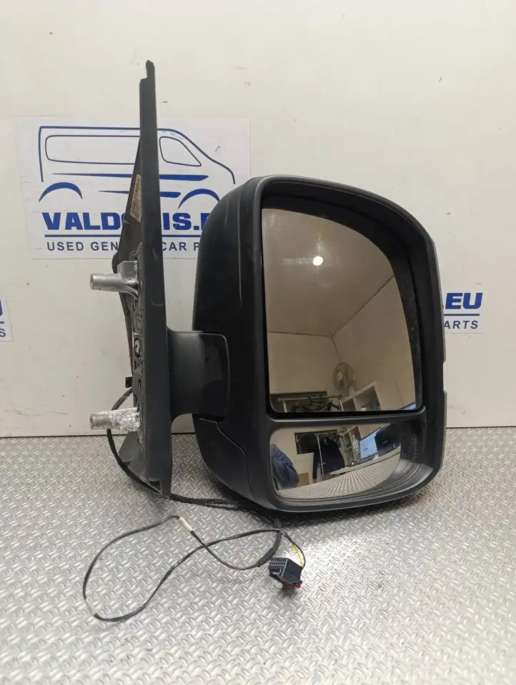Volkswagen Crafter (2016 - ) E1041427 Боковое зеркало механическое — фото 1