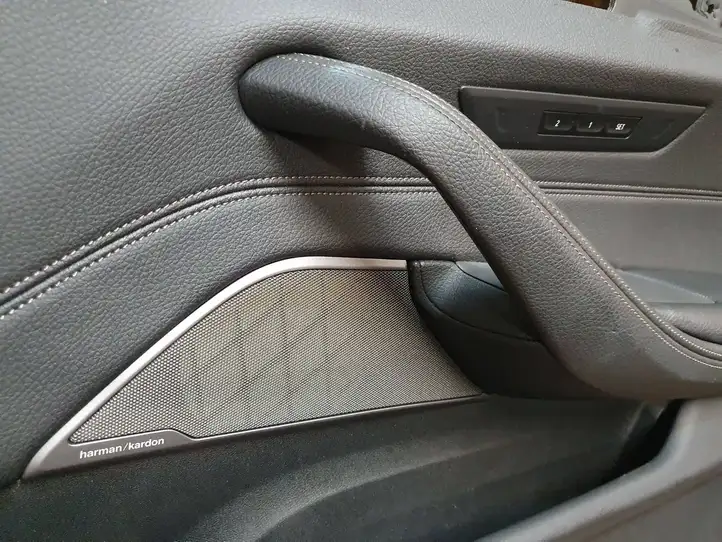 BMW 5 G30 G31 (2016 - ) Комплект салона — фото 3