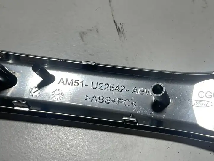 Ford Focus Grand C-MAX (2010 - 2019) AM51U22642ABW Крышка ручки раздвижной двери — фото 3