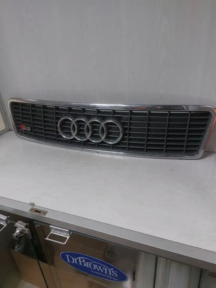 Audi A8 S8 D2 4D (1999 - 2002) 4D0853651M Передняя решетка — фото 2