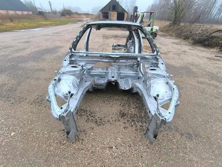 Toyota C-HR I (2016 - 2022) Кузов — фото 2