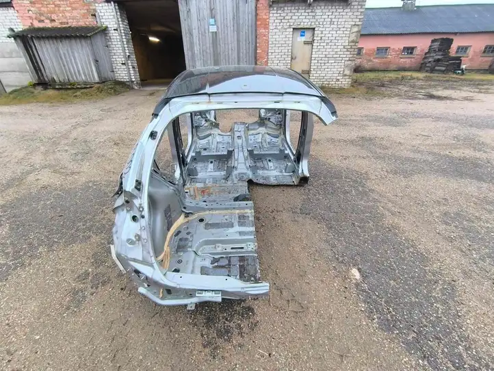 Toyota C-HR I (2016 - 2022) Кузов — фото 3