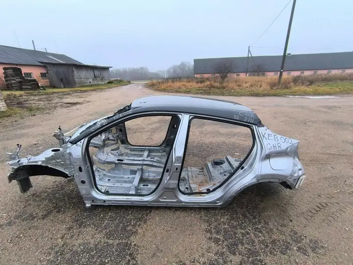 Toyota C-HR I (2016 - 2022) Кузов — фото 5
