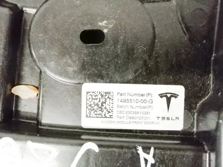 Tesla Model Y (2019 - 2024) 149551000g Стеклоподъемник передней двери (комплект) — фото 3