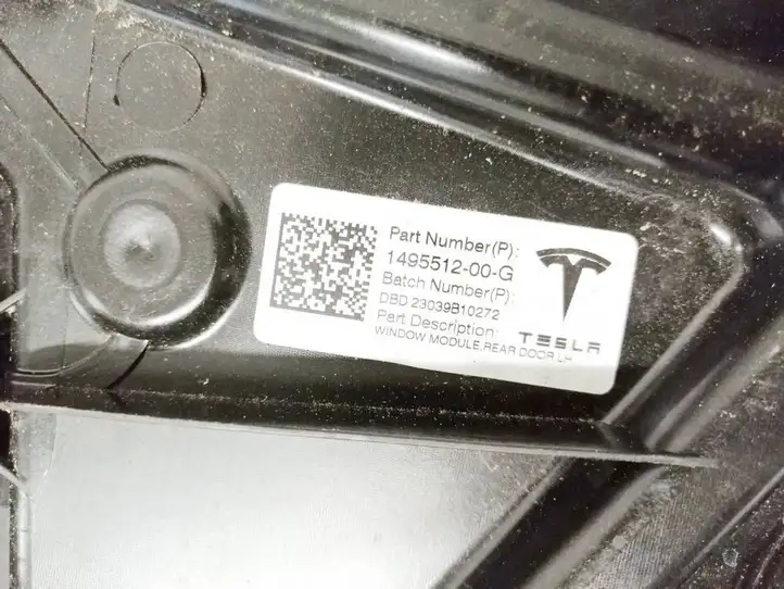 Tesla Model Y (2019 - 2024) 149551200g Стеклоподъемник передней двери (комплект) — фото 3