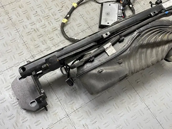 BMW 5 G30 G31 (2016 - ) 6888018 Комплект буксировочного крюка — фото 3