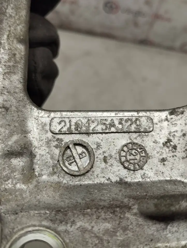 Nissan Leaf II (ZE1) (2017 - ) 210425A329 Кронштейн — фото 4