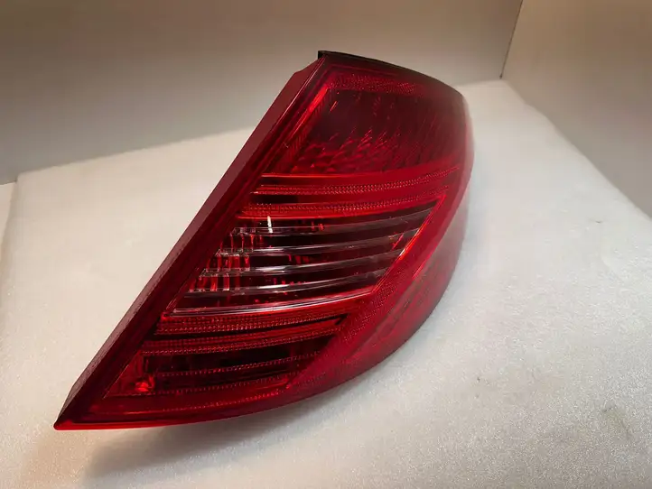 Mercedes-Benz CL C216 (2007 - 2014) A2168201264 Задний фонарь в кузове — фото 1