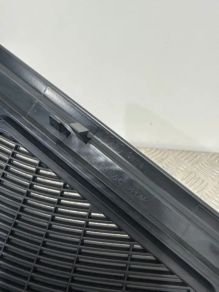 Audi A4 S4 B9 (2015 - 2019) 8W5035405C Решетка динамика задней полки — фото 7