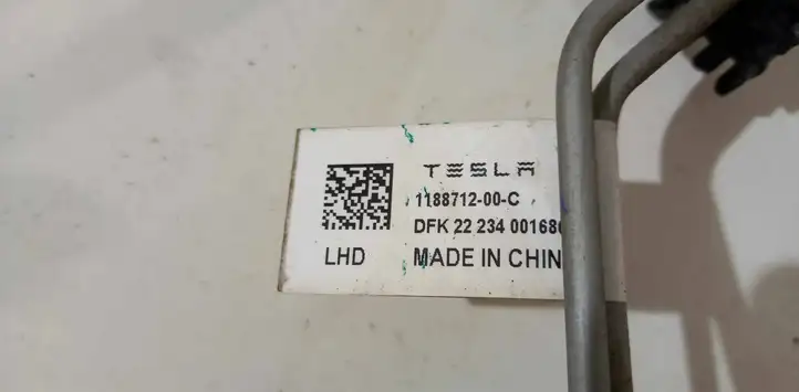 Tesla Model Y (2019 - 2024) 118871200C Тормозные трубки и шланги — фото 4