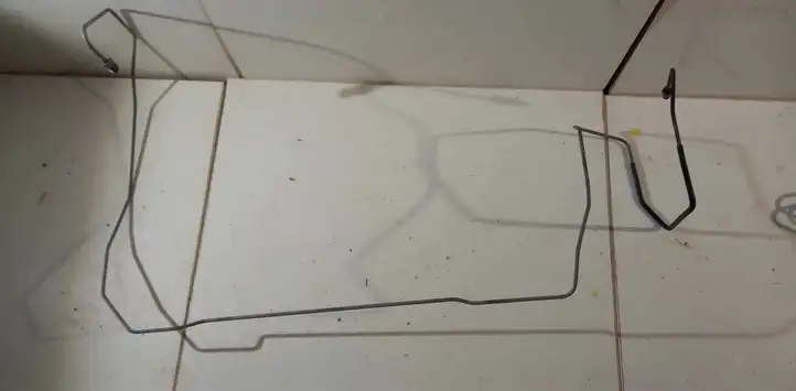 Tesla Model Y (2019 - 2024) Тормозные трубки главного тормозного цилиндра — фото 1