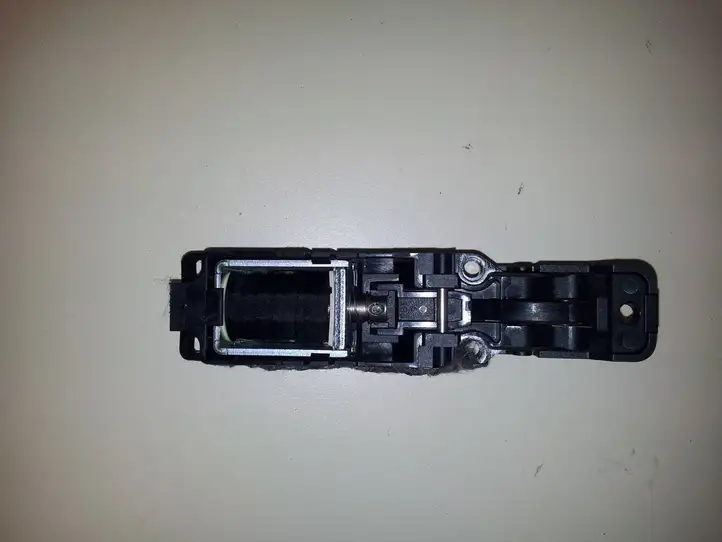 Jaguar XF (2007 - 2015) 8X2306002AA Замок бардачка — фото 9