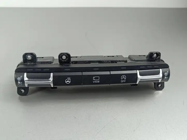 Kia Stinger (2017 - ) 933000J5180 Кнопка обогрева рулевого колеса — фото 1