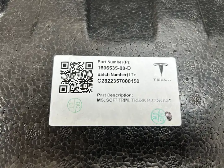 Tesla Model S (2021 - ) 160653500D Прочая отделка багажника — фото 5