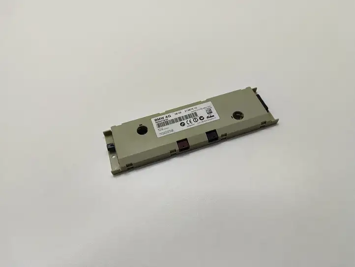 BMW 5 E60 E61 (2004 - 2010) 6934478 Усилитель антенны — фото 1