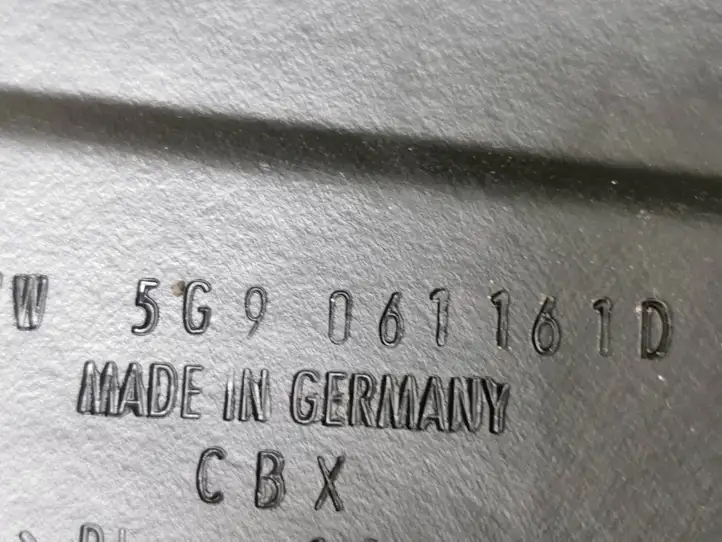 Volkswagen Golf VII (2013 - 2019) 5G9061161D Резиновый коврик багажника — фото 5