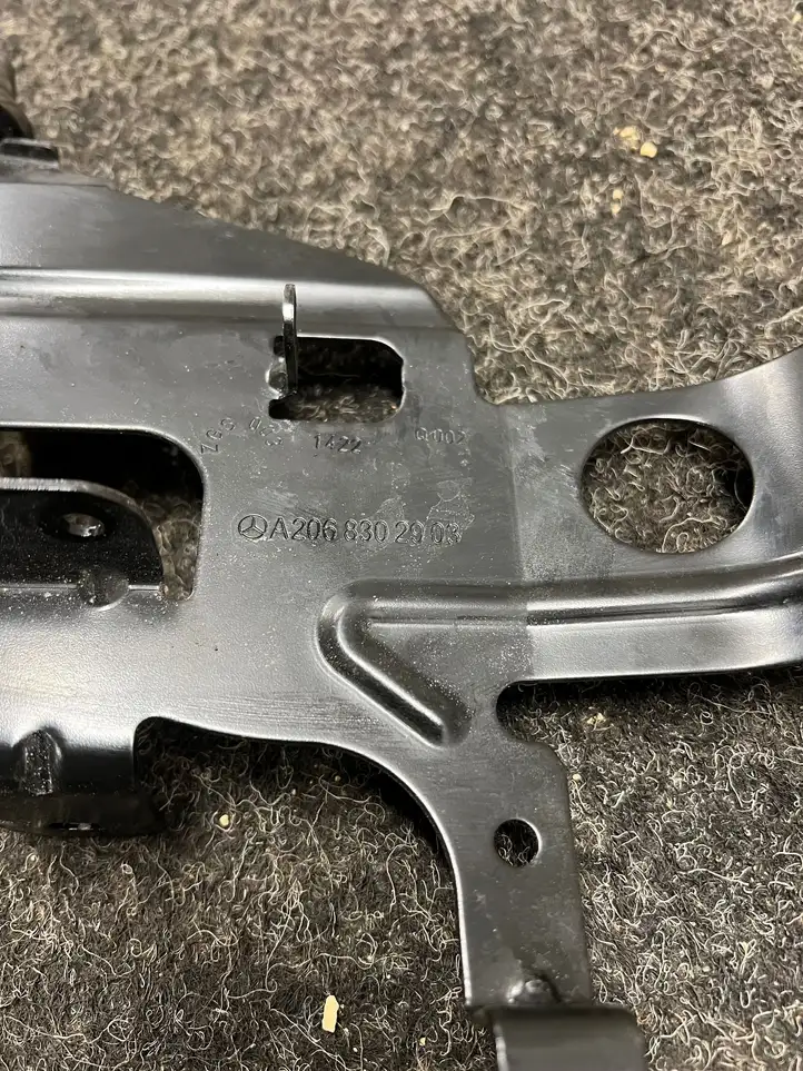 Mercedes-Benz C W206 (2021 - ) A2068302903 Кронштейн усилителя звука — фото 2