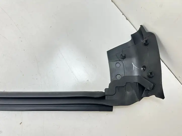 Porsche Taycan 9J1 (2019 - ) 9J1839871 Уплотнитель стекла задней двери — фото 5