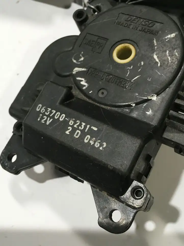 Lexus RX 300 (1997 - 2003) 0637007480 Двигатель задвижки потока воздуха — фото 2