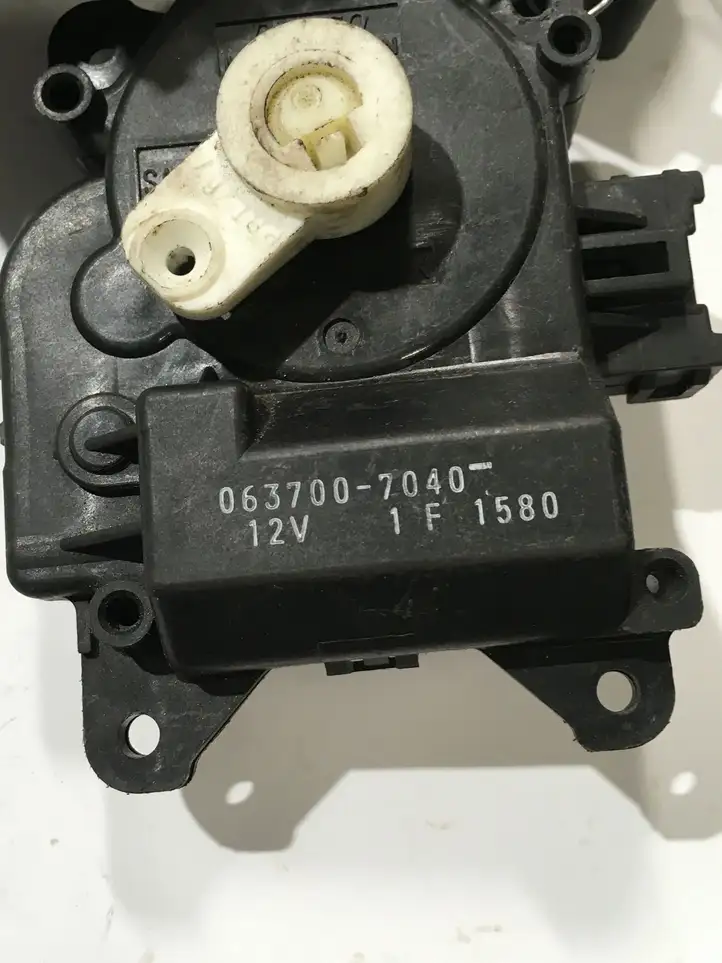 Mitsubishi Pajero (2003 - 2006) 0637007040 Двигатель задвижки потока воздуха — фото 7